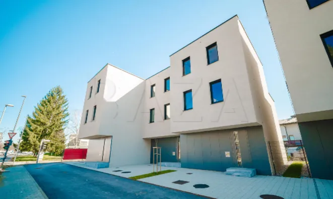 Недвижимость Дом с террасой Ново Любляна Вич: 11