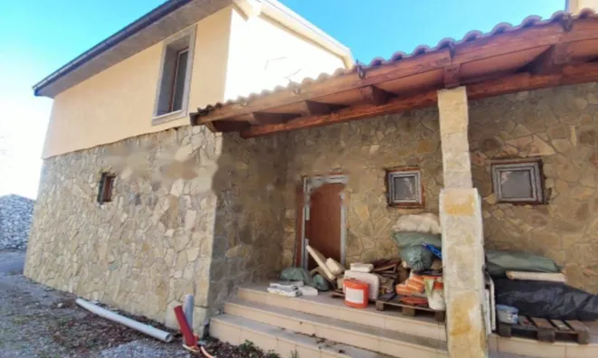 Недвижимость Многоквартирный дом Поляне: 12