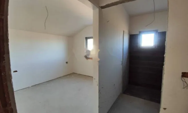 Недвижимость Многоквартирный дом Поляне: 40