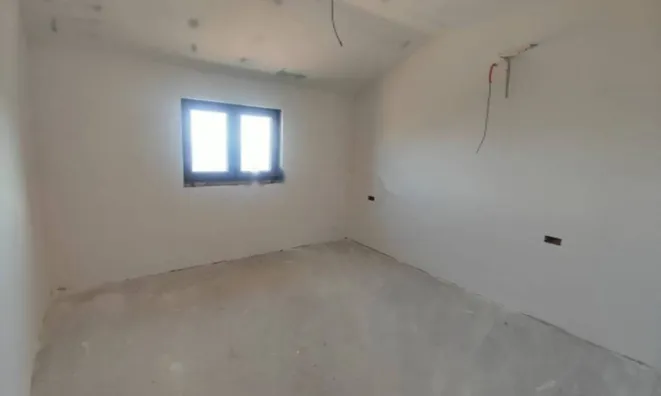 Недвижимость Многоквартирный дом Поляне: 45