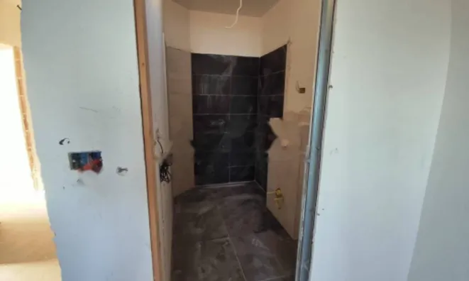 Недвижимость Многоквартирный дом Поляне: 52