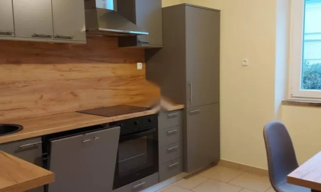 Недвижимость Двухкомнатная квартира в Центре: 1