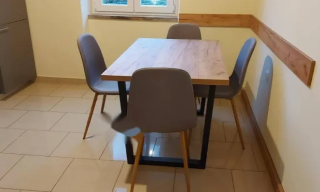 Недвижимость Двухкомнатная квартира в Центре: 4