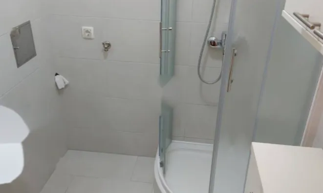 Недвижимость Двухкомнатная квартира в Центре: 5