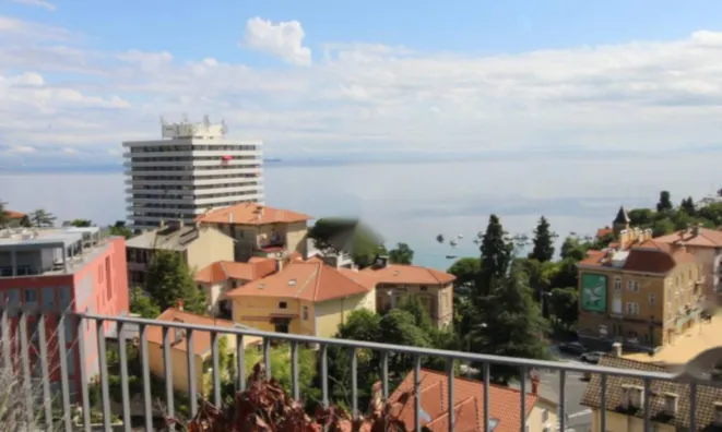 Недвижимость Трехкомнатная квартира в центре Опатии: 1