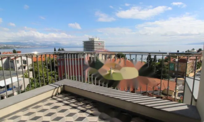 Недвижимость Трехкомнатная квартира в центре Опатии: 9