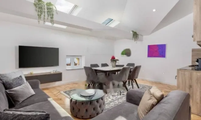 Недвижимость Трехкомнатная квартира Центр: 3