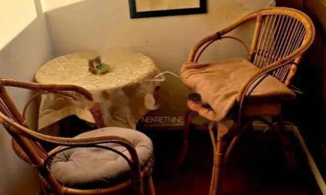 Недвижимость Двухкомнатная квартира в центре: 7