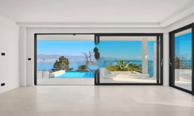 Недвижимость Четырехкомнатная квартира Центр: 2