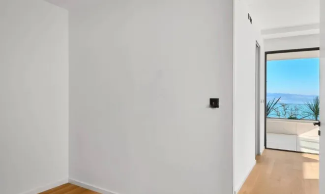 Недвижимость Четырехкомнатная квартира Центр: 24