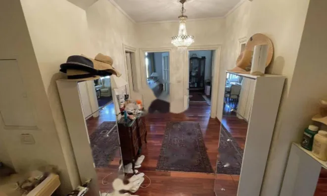 Недвижимость Трехкомнатная квартира в центре: 4