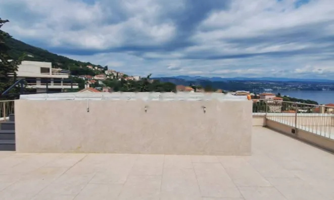 Недвижимость Четырехкомнатная квартира Центр: 2