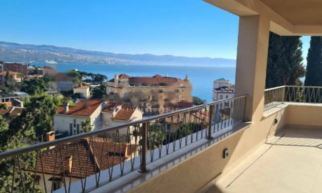 Недвижимость Четырехкомнатная квартира Центр: 4