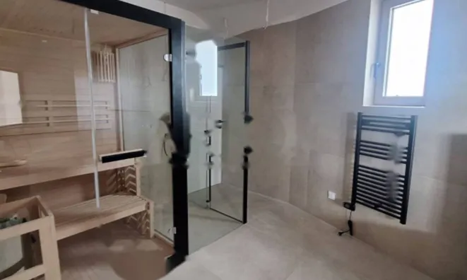 Недвижимость Четырехкомнатная квартира Центр: 9