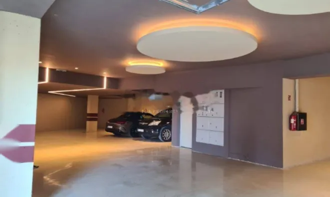 Недвижимость Четырехкомнатная квартира Центр: 17