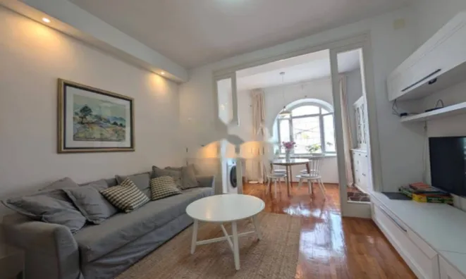 Недвижимость Двухкомнатная квартира Центр: 1