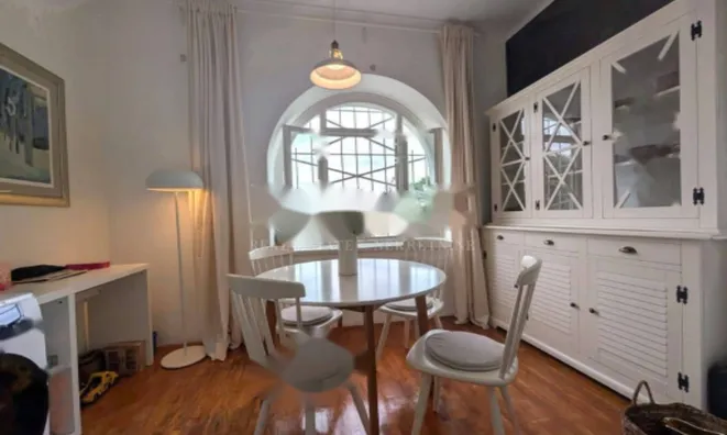 Недвижимость Двухкомнатная квартира Центр: 3