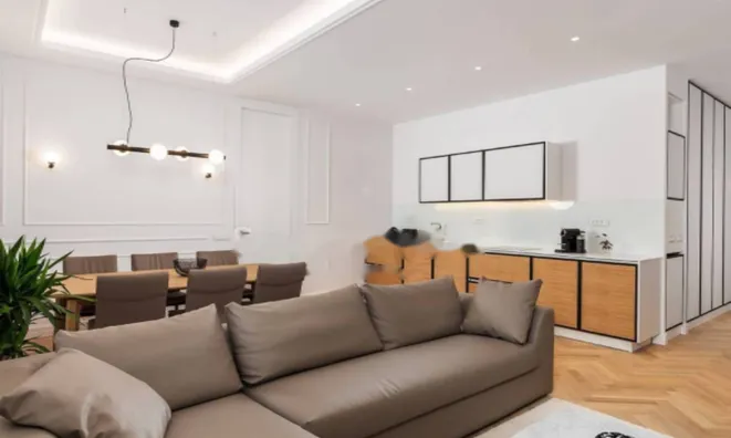 Недвижимость Трехкомнатная квартира центр: 2