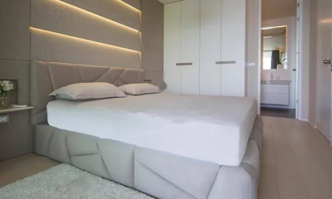 Недвижимость Двухкомнатная квартира в центре: 13