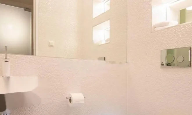 Недвижимость Двухкомнатная квартира в центре: 16