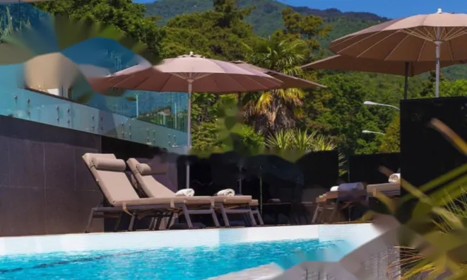 Недвижимость Двухкомнатная квартира в центре: 20