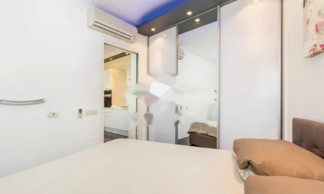 Недвижимость Двухкомнатная квартира в Центре: 4