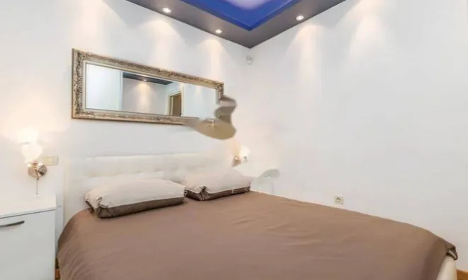 Недвижимость Двухкомнатная квартира в Центре: 12