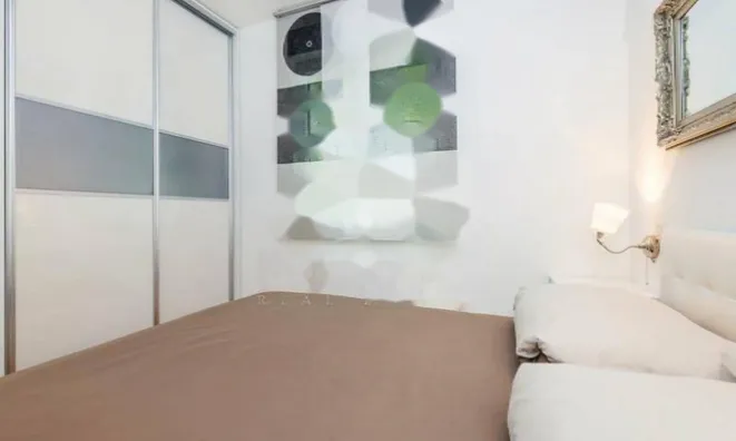 Недвижимость Двухкомнатная квартира в Центре: 13