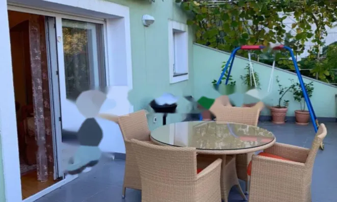 Недвижимость Четырёхкомнатная квартира Центр: 12