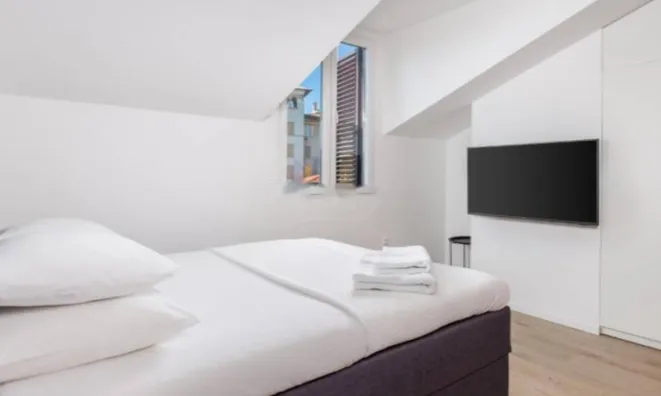 Недвижимость Трехкомнатная квартира в Центре: 12