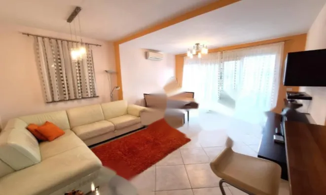 Недвижимость Трёхкомнатная квартира в центре Опатии: 1