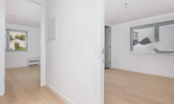 Недвижимость Трехкомнатная квартира в центре: 14