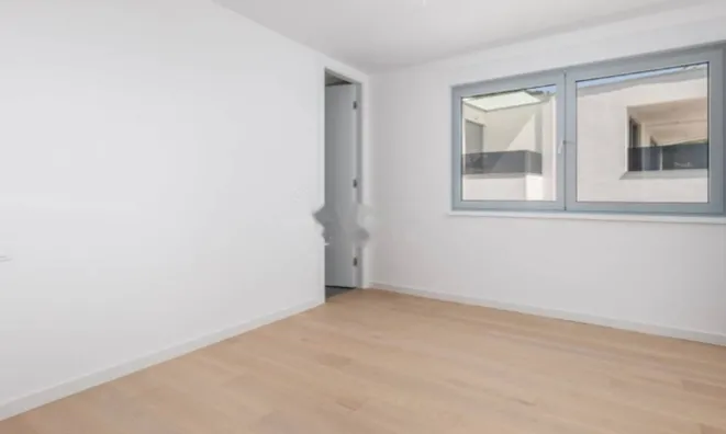 Недвижимость Трехкомнатная квартира в центре: 18