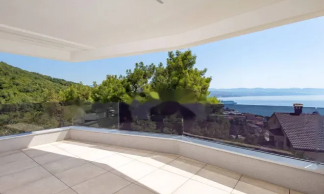 Недвижимость Трехкомнатная квартира в центре: 25