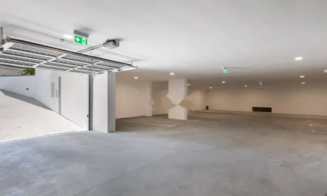 Недвижимость Трехкомнатная квартира в центре: 27