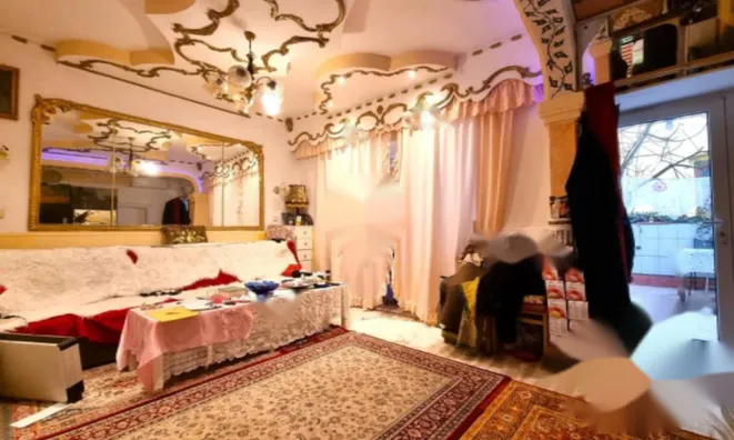 Недвижимость Трехкомнатная квартира Центр: 2