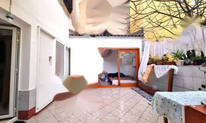 Недвижимость Трехкомнатная квартира Центр: 4