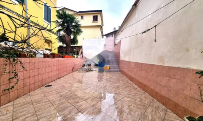 Недвижимость Трехкомнатная квартира Центр: 6