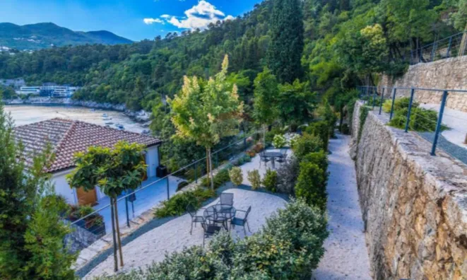 Недвижимость Четырехкомнатная квартира Волоско: 30