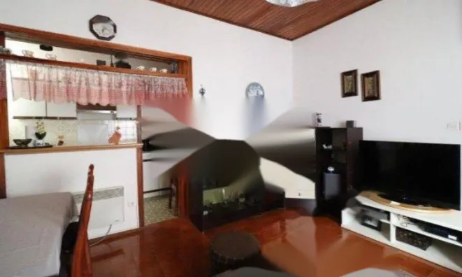 Недвижимость Двухкомнатная квартира в центре: 11