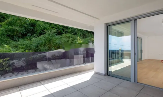 Недвижимость Трехкомнатная квартира Центр: 3