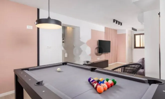 Недвижимость Трёхкомнатная квартира Центр: 1