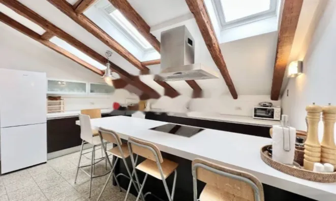 Недвижимость Трехкомнатная квартира, Центр: 11