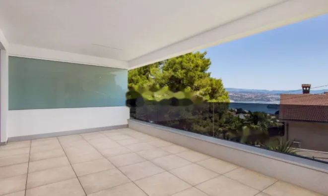 Недвижимость Трёхкомнатная квартира в центре Опатии: 1