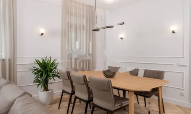 Недвижимость Трёхкомнатная квартира Центр: 2