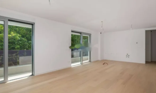 Недвижимость Трехкомнатная квартира Центр: 6