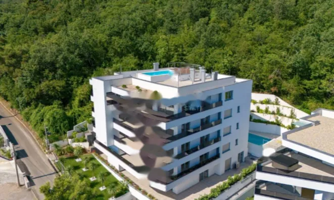 Недвижимость Трёхкомнатная квартира Центр: 30