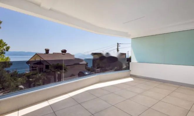 Недвижимость Трёхкомнатная квартира в центре: 1