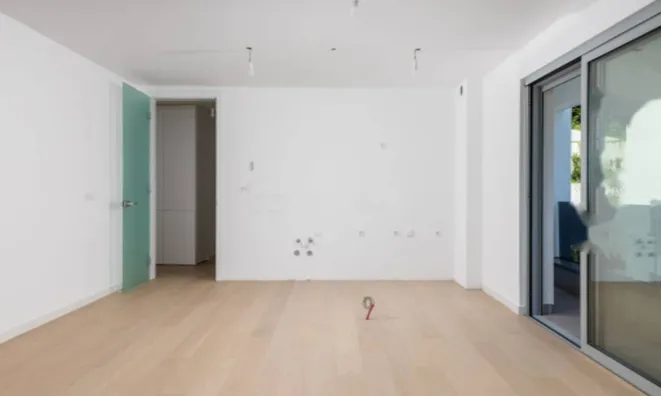 Недвижимость Трёхкомнатная квартира в центре: 9