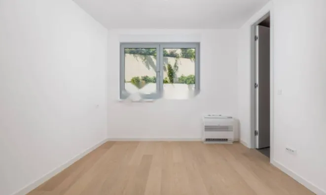 Недвижимость Трёхкомнатная квартира в центре: 13